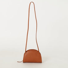 画像をギャラリービューアに読み込む, 本革半月型ショルダーバッグ|leather laboratory( レザーラボラトリー)