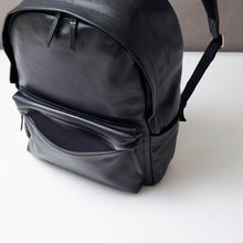 画像をギャラリービューアに読み込む, 【雑誌掲載商品】防水レザー デイパックM|leather laboratory( レザーラボラトリー)