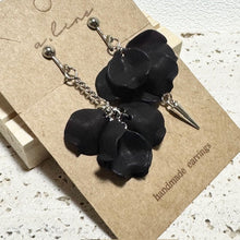 画像をギャラリービューアに読み込む, 花びらアシメピアス/イヤリング|a.line(エーライン)