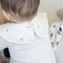 画像をギャラリービューアに読み込む, Colorful logo 4way bib|minima arca(ミニマアルカ)