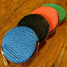 画像をギャラリービューアに読み込む, サメ革丸型マルチケース|AtelierShark(アトリエシャーク)