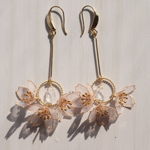 画像をギャラリービューアに読み込む, 桜とクォーツのピアス|s.o.f.i. (ソフィー)
