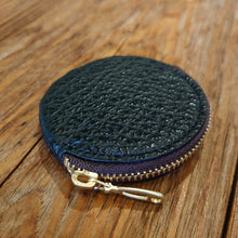 画像をギャラリービューアに読み込む, サメ革丸型マルチケース|AtelierShark(アトリエシャーク)