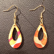 画像をギャラリービューアに読み込む, ピアス 穴あき楕円 赤|曲寄木 JuJu(マガリヨセギ ジュジュ)