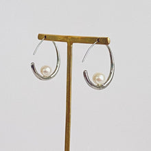 画像をギャラリービューアに読み込む, パールエッグピアス|Kaava HELMI(カーヴァヘルミ)