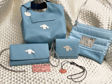 画像をギャラリービューアに読み込む, シナモロールハンドストラップ付ミニウォレット|Cuprum by ISHIWATA(クプラム バイ イシワタ)