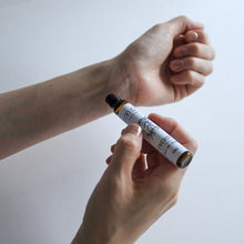 画像をギャラリービューアに読み込む, ロールオンアロマ|OMOU(オモウ)