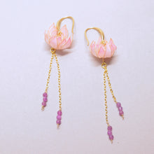 画像をギャラリービューアに読み込む, 蓮とルビー のピアス(イヤリング)|s.o.f.i. (ソフィー)
