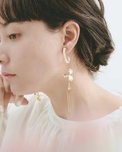 画像をギャラリービューアに読み込む, gold oval pearl hoop｜felice（フェリーチェ）
