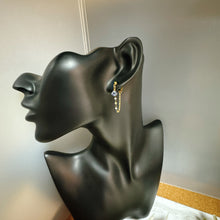 画像をギャラリービューアに読み込む, カイヤナイトピアス｜TIROL（チロル）
