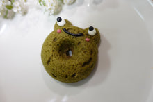 画像をギャラリービューアに読み込む, 【アニマルドーナツ：カエル】（抹茶あずきとデーツ）｜キミボク
