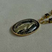 画像をギャラリービューアに読み込む, 【ネックレス】マリアと光が交差するクラシカルな祈りのネックレス｜ERIKOART（エリコアート）
