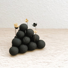 画像をギャラリービューアに読み込む, 炭団オブジェ　／　〇＋ブラック+ゴールド｜櫂の炭（カイノスミ）
