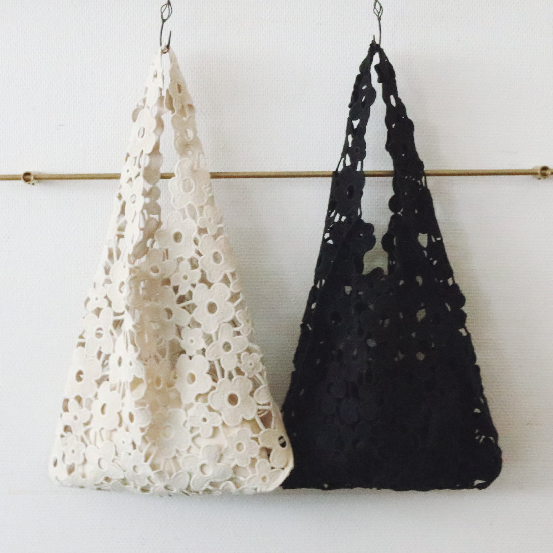 フラワーレースホーボーバッグ｜cache-cache（カシュカシュ）