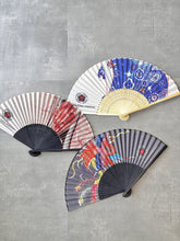 画像をギャラリービューアに読み込む, 扇子【夢見紋】坂川ひかりデザイン 同柄収納袋・化粧箱入｜KUTANI×KIMONO（クタニキモノ）
