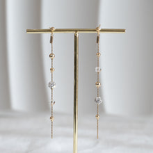 画像をギャラリービューアに読み込む, 繊細な輝き・艶・透明感。素敵が揃うロングピアス｜BLANCHE NEIGE（ブランシュネージュ）
