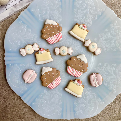 sumirecookies スイーツアイシングクッキーセット　✴︎カップケーキとマカロンとプリンとキャンディをどうぞ｜sumirecookies（スミレクッキーズ）