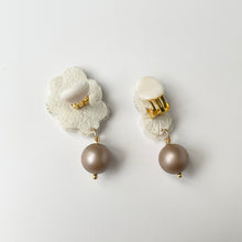 画像をギャラリービューアに読み込む, Karen～可憐～.刺繍ピアス.刺繍イヤリング｜cheese（チーズ）
