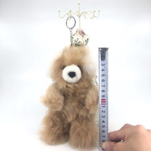 画像をギャラリービューアに読み込む, ベビーアルパカの天然皮革 テディベア ぬいぐるみチャーム｜ペルー職人手仕事・一点もの
