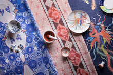 画像をギャラリービューアに読み込む, 扇子【夢見紋】坂川ひかりデザイン 同柄収納袋・化粧箱入｜KUTANI×KIMONO（クタニキモノ）
