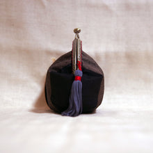 画像をギャラリービューアに読み込む, がま口ポーチ　チャ x ワインレッド x クロ｜PlusDot＋．（プラスドット）
