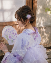 画像をギャラリービューアに読み込む, ふんわりカラーの紫陽花と金沢金箔のかんざし(ドライフラワー・天然石とガラスの揺れるチャーム付き)｜ハピネスウェーブ
