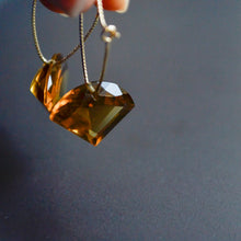 画像をギャラリービューアに読み込む, matataki…コニャッククォーツ10金フープピアス｜G.Y.P（ジプ）
