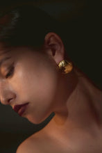 画像をギャラリービューアに読み込む, Pluto Fragment pierced earrings Gold｜Plu.2（プルードゥ）
