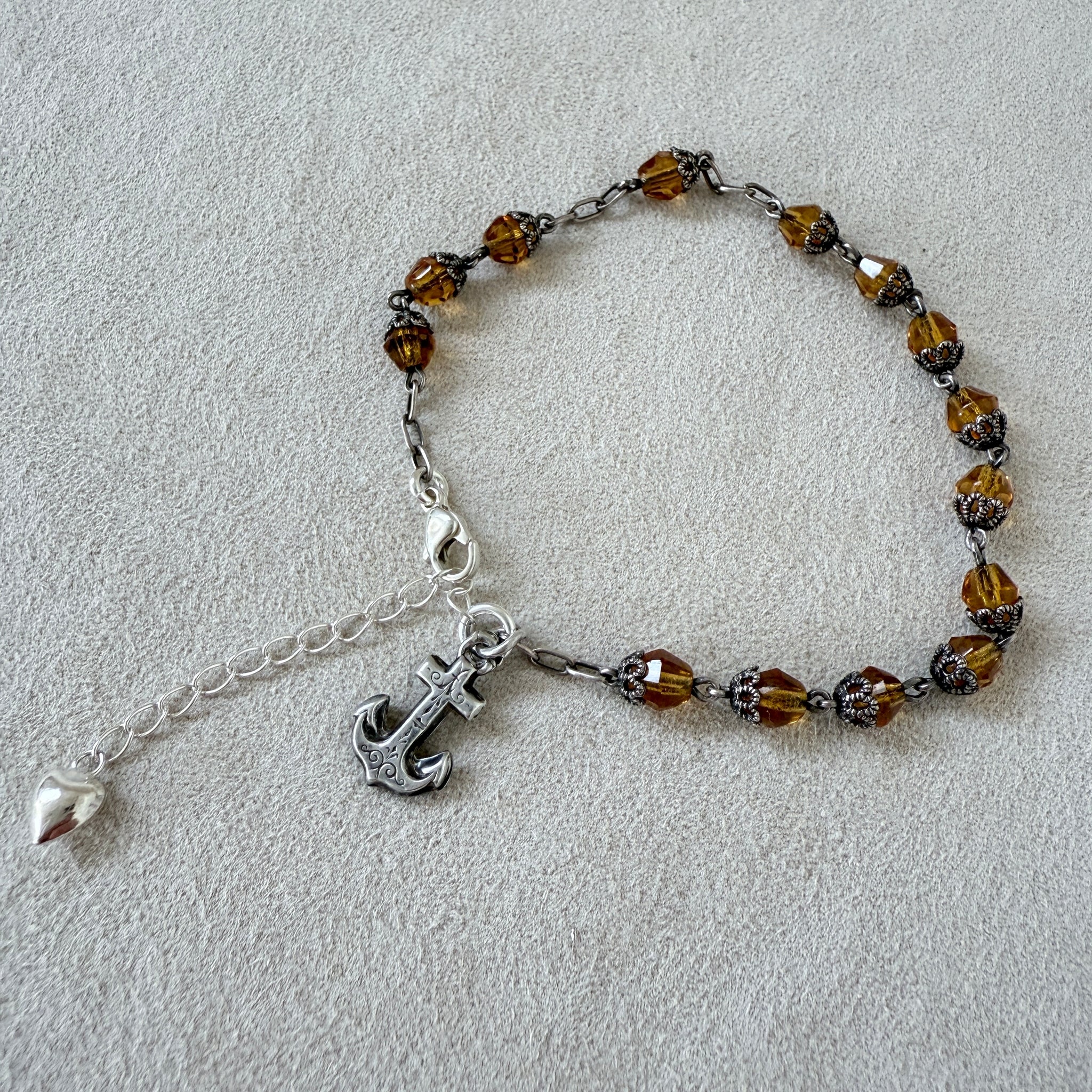 ブレスレット】歴史を纏う アンティークロザリオとアンカーモチーフの