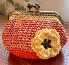 画像をギャラリービューアに読み込む, ラメ入りオレンジポーチ　パンジー付き｜M'S  CROCHET（エムズクロシェット）
