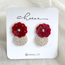 画像をギャラリービューアに読み込む, 刺繍ピアス／イヤリング　「ｈｅｌｌｏ！」ボルドー×アイボリー｜cheese（チーズ）
