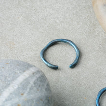 画像をギャラリービューアに読み込む, EarCuff Slate 3  【金属アレルギー対応 / 純チタン】  ｜__22（ニニ）

