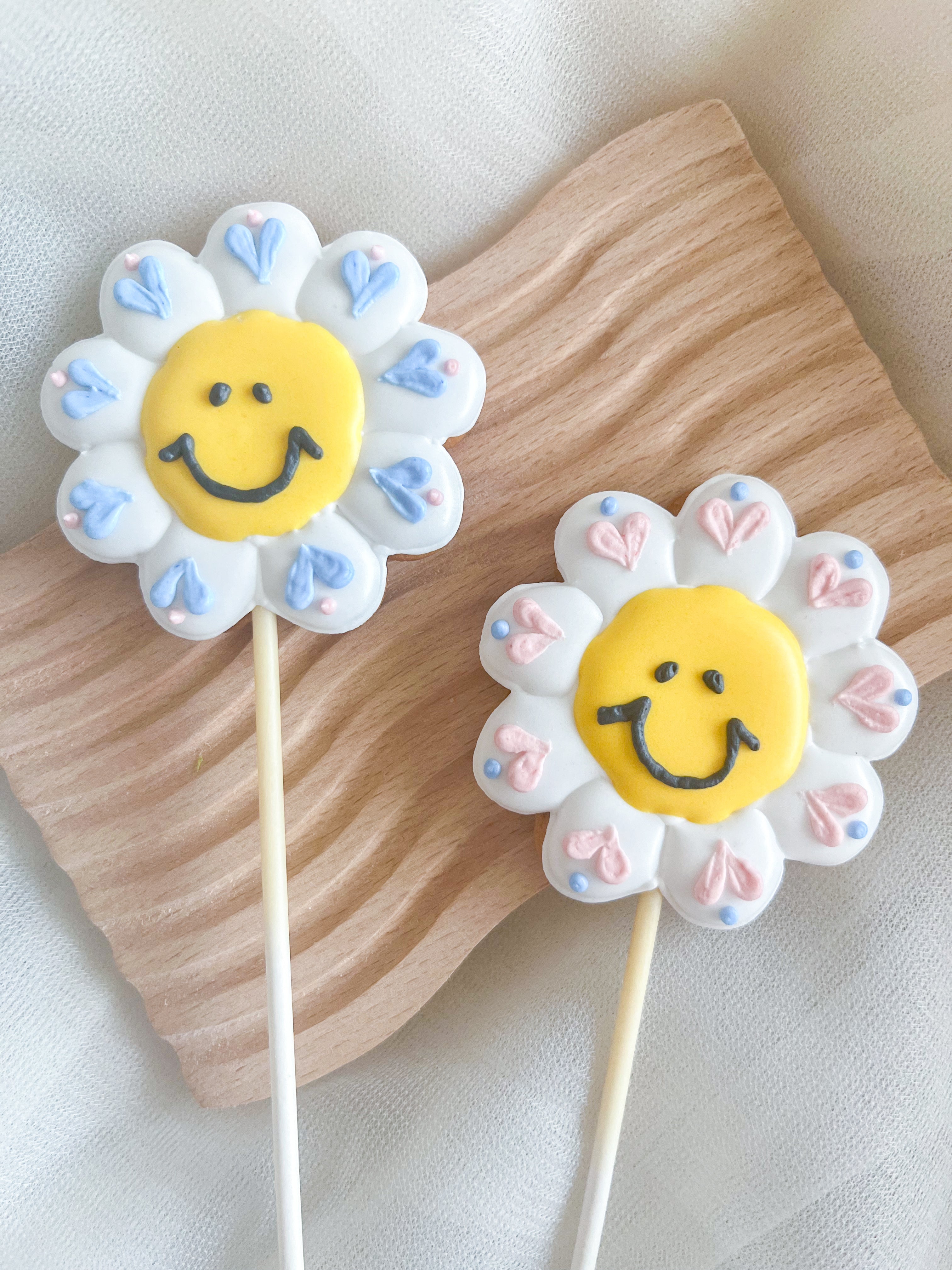 天然色素にこちゃんスティッククッキー｜atelier kaka icing cookies（アトリエカカ　アイシングクッキー）｜atelier kaka icing cookies（アトリエカカ　アイシングクッキー）