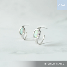 画像をギャラリービューアに読み込む, オパール フープ ピアス（シルバー925／ロジウムプレーティング）｜SMUK（スムーク）
