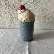 画像をギャラリービューアに読み込む, ブルーのクリームソーダ　花瓶　ペン立て｜とうげい hanaga（トウゲイ　ハナガ）
