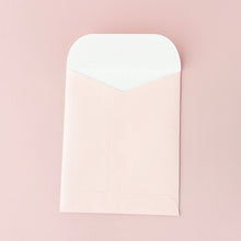 画像をギャラリービューアに読み込む, コンビニで売っているamazonギフトカードが入るラッピングカードホルダー　ピンクリボン｜ｏｋｕｒｕ（オクル）
