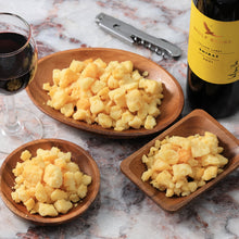 画像をギャラリービューアに読み込む, ゴーダビンテージクラッシュドスモークチーズ　５０ｇ｜HENRYM BAR MEALS（ヘンリムバーミールズ）
