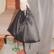 画像をギャラリービューアに読み込む, Hollowed Bag[satin leather]｜Cherry on top（チェリーオントップ）
