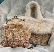 画像をギャラリービューアに読み込む, ふわふわファーのミニトートバッグ｜M'S  CROCHET（エムズクロシェット）
