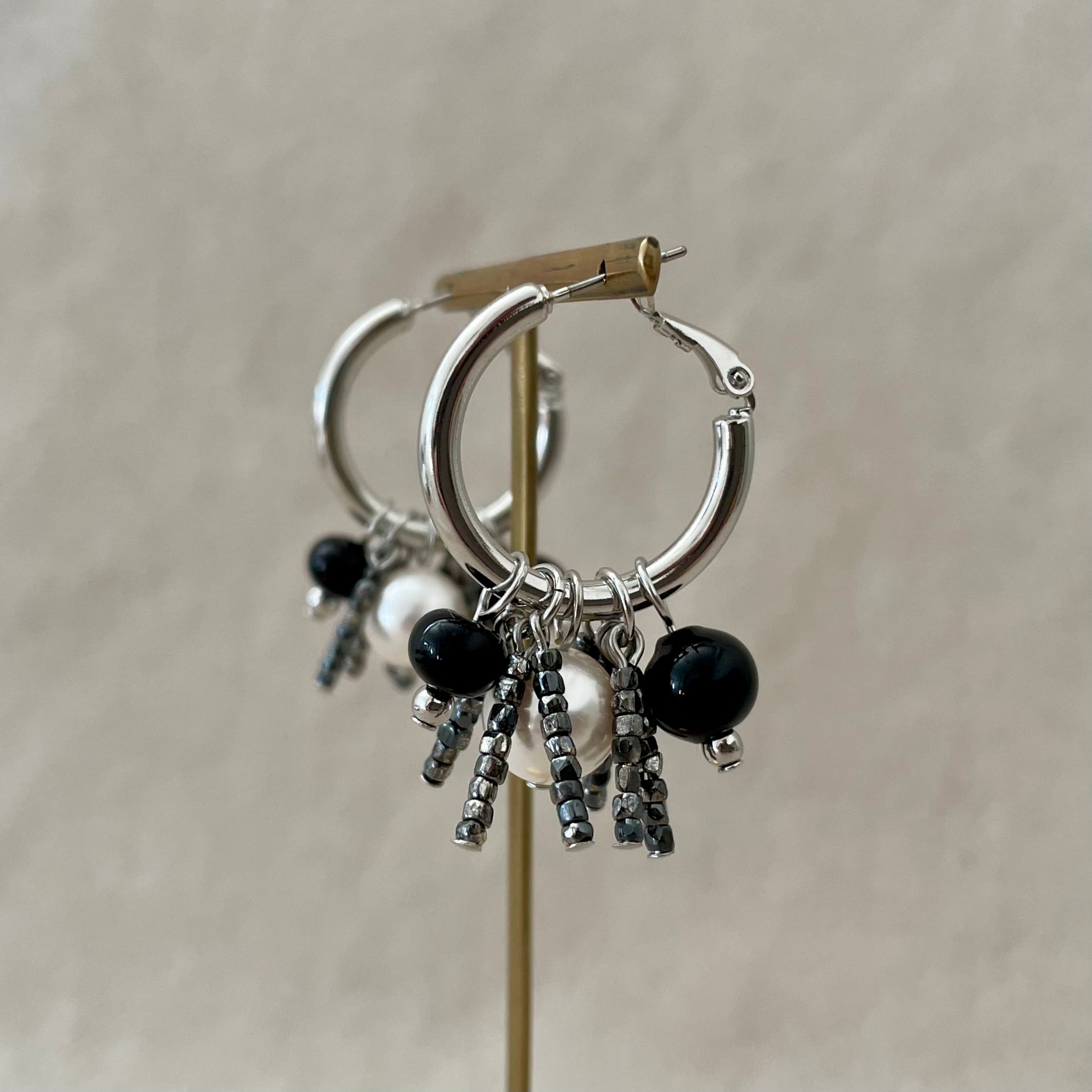 【ピアス】マルチWAYアンティークビーズとパールのフープピアス｜ERIKOART（エリコアート）