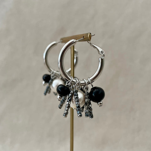 ERIKOART 【ピアス】マルチWAYアンティークビーズとパールのフープピアス｜ERIKOART（エリコアート）