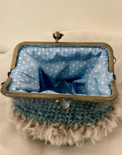 画像をギャラリービューアに読み込む, シックなブルーグリーンとファーのがま口ポーチ｜M&#39;S  CROCHET（エムズクロシェット）
