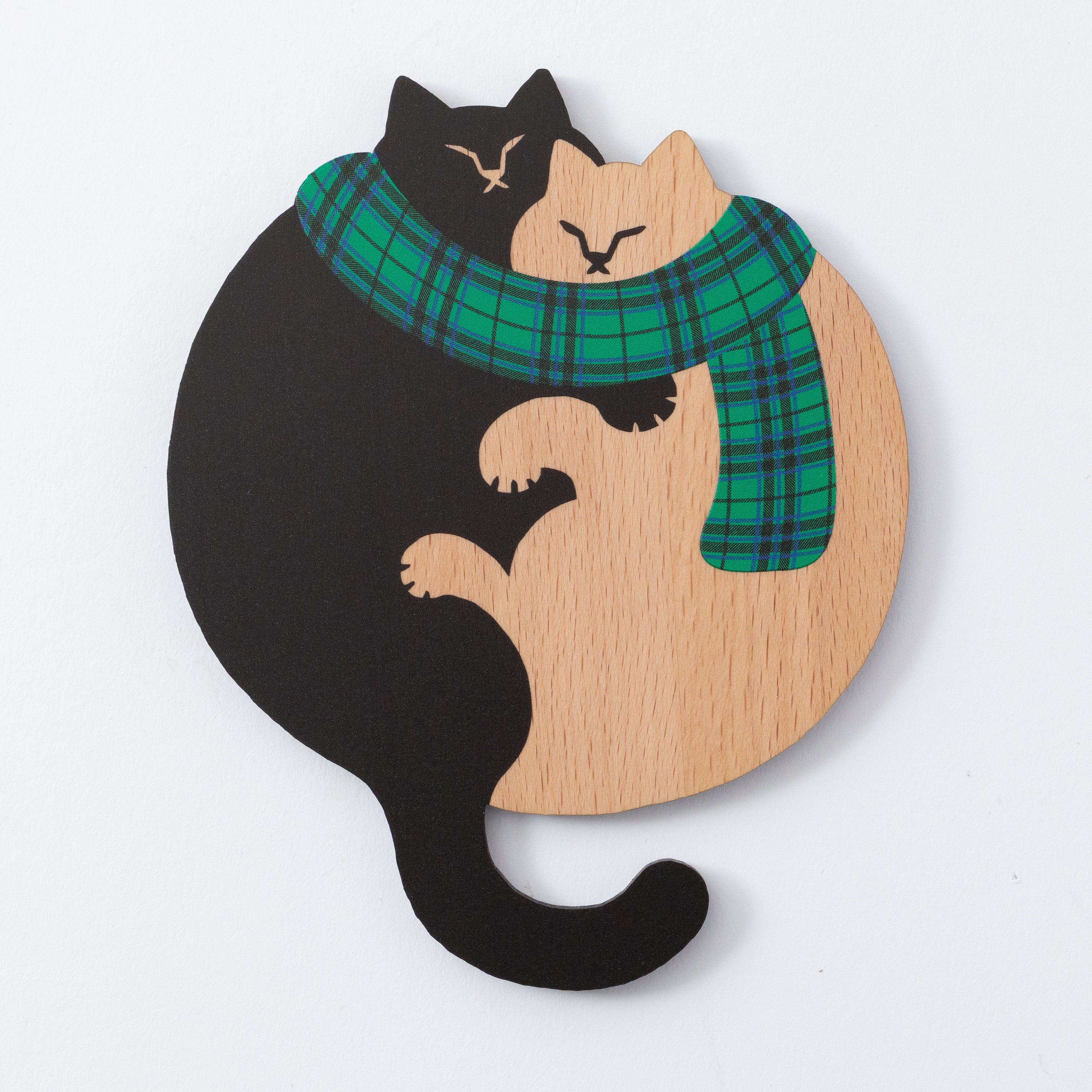 【クリスマス限定パッケージ】木製コースター・プレート｜ねこまみれ〈じんわりグリーン〉｜Ten＆O Art+Craft（テンアンドオー　アートクラフト）