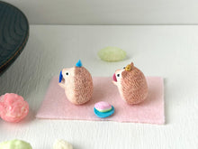 画像をギャラリービューアに読み込む, ちいさなハリネズミのおひなさま｜手ノヒラ堂（テノヒラドウ）
