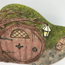 画像をギャラリービューアに読み込む, ホビットの木の扉｜WooBia（ウービア）
