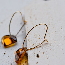 画像をギャラリービューアに読み込む, matataki…コニャッククォーツ10金フープピアス｜G.Y.P（ジプ）
