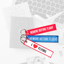 画像をギャラリービューアに読み込む, キーホルダー REMOVE BEFORE FLIGHT｜Skyart JAPAN（スカイアートジャパン）
