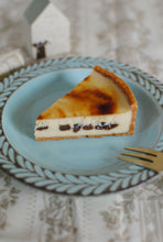 画像をギャラリービューアに読み込む, 【ラム薫る贅沢な時間】レムレーズンチーズケーキ｜Quiche &amp; Sweets fuWAri（キッシュアンドスイーツフワリ）
