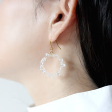 画像をギャラリービューアに読み込む, crown of baby's breath -mini single- (white/gold)（ピアス/イヤリング）｜FT2 works（エフティーツーワークス）
