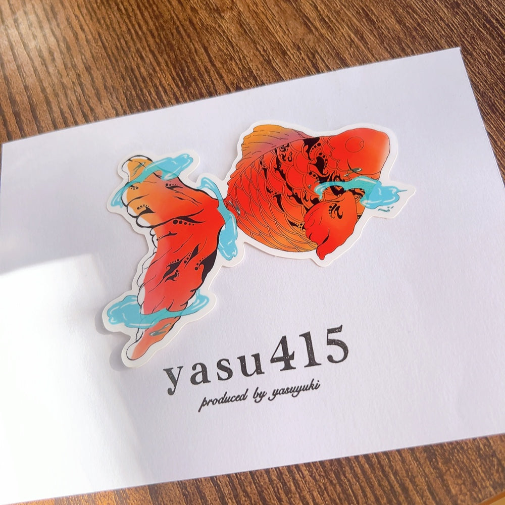 水の浮き輪を着けた金魚［sticker］｜yasu415（ヤス　ヨンイチゴ）